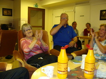 Makkaranpaisto ja lauluilta Väentuvassa
